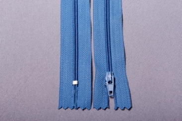 Hellblau